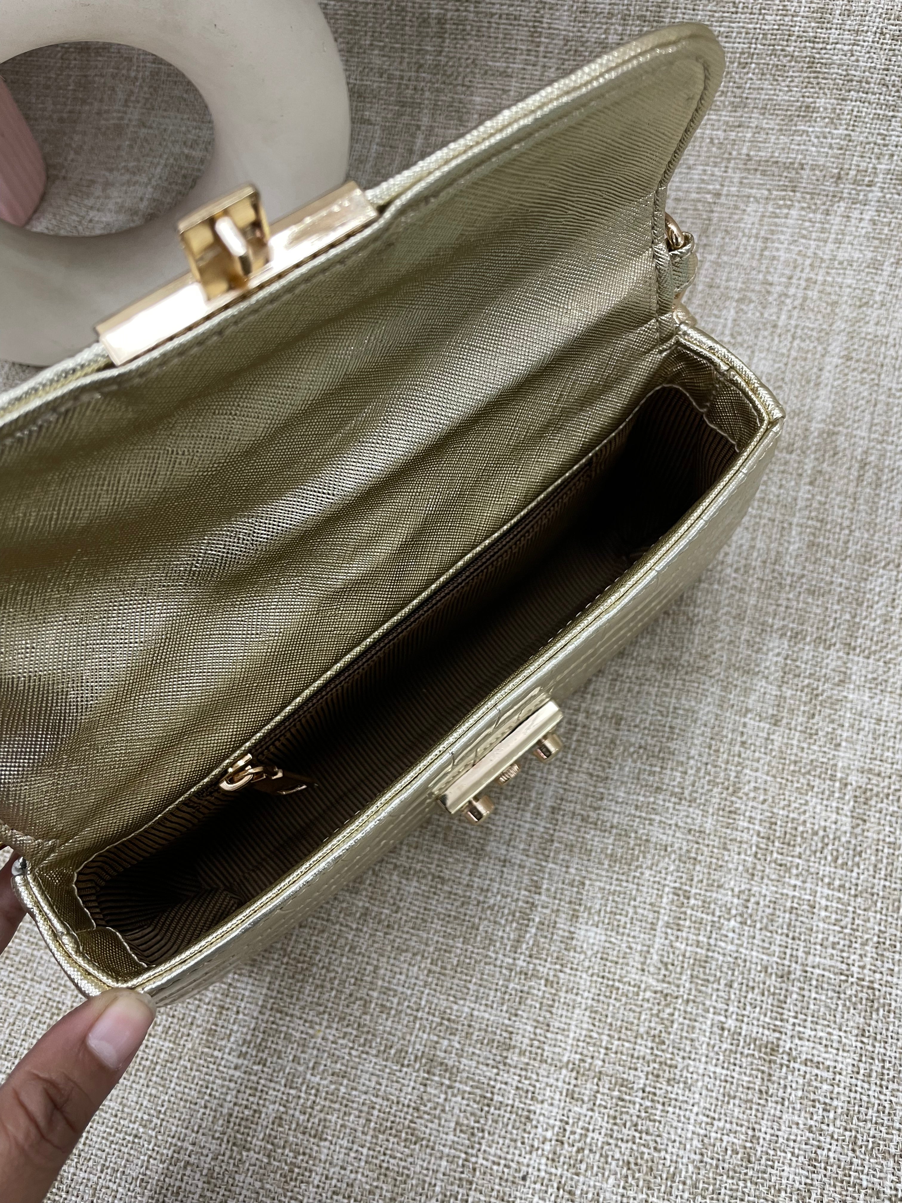Bella Gold Croc