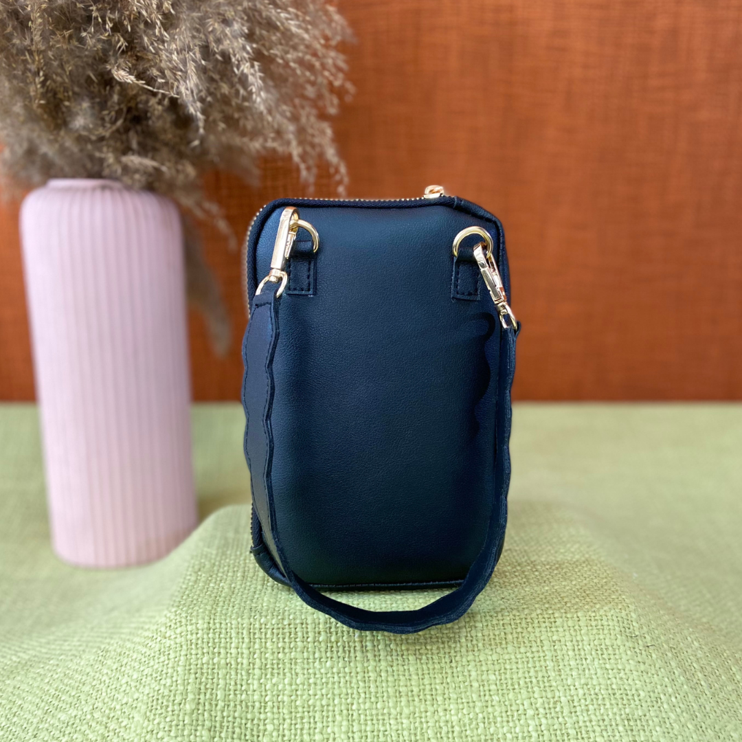 Black Pouch + Black & White Vintage Small Print Cloth on Pocket Pochette Belt.