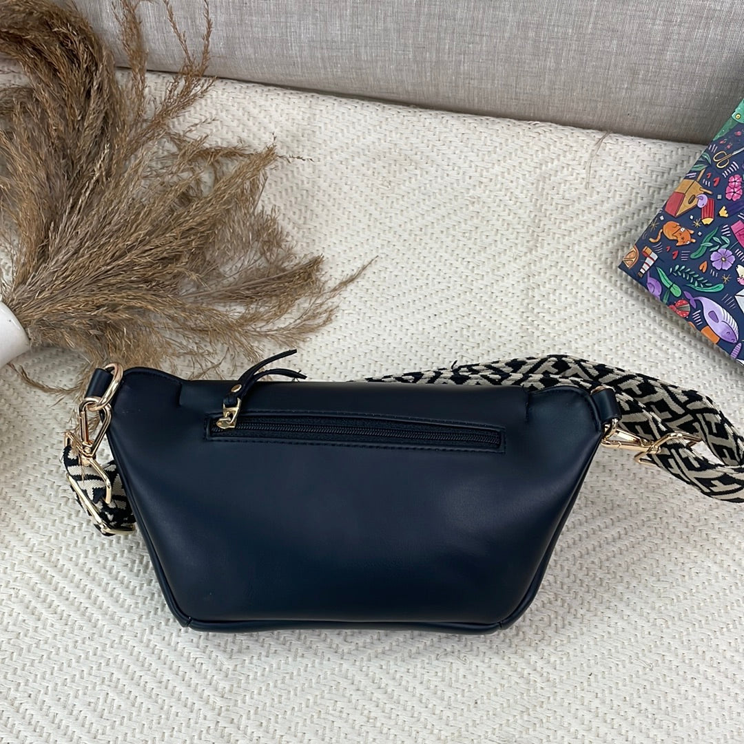 BLACK BUM BAG WITH T-SHAPE BELT