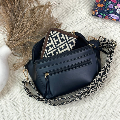 BLACK BUM BAG WITH T-SHAPE BELT