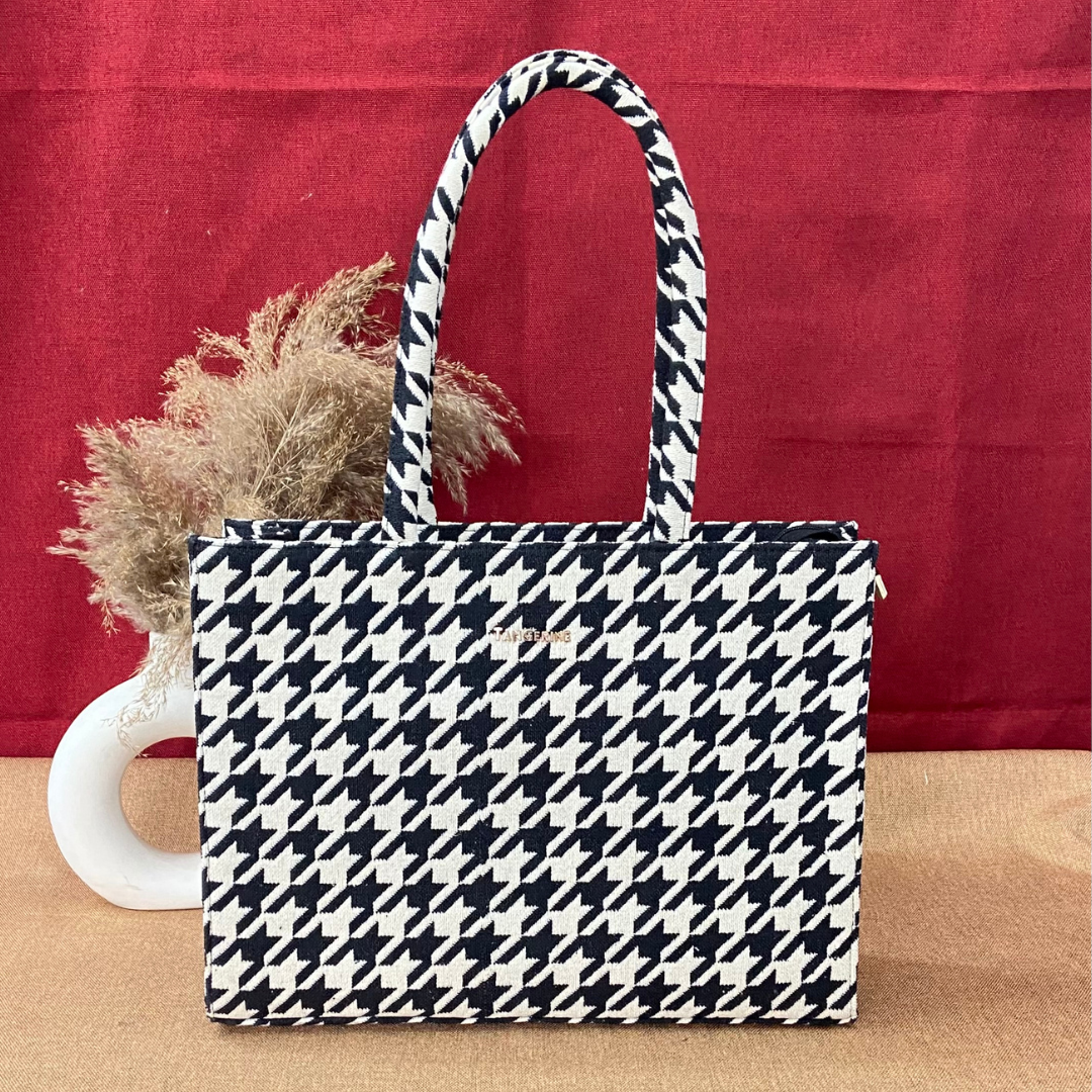 Emmy Black & White Vintage Big Print XL Tote Bag (New Style)